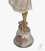 Bambina con Sciaccianoci - immagine 3